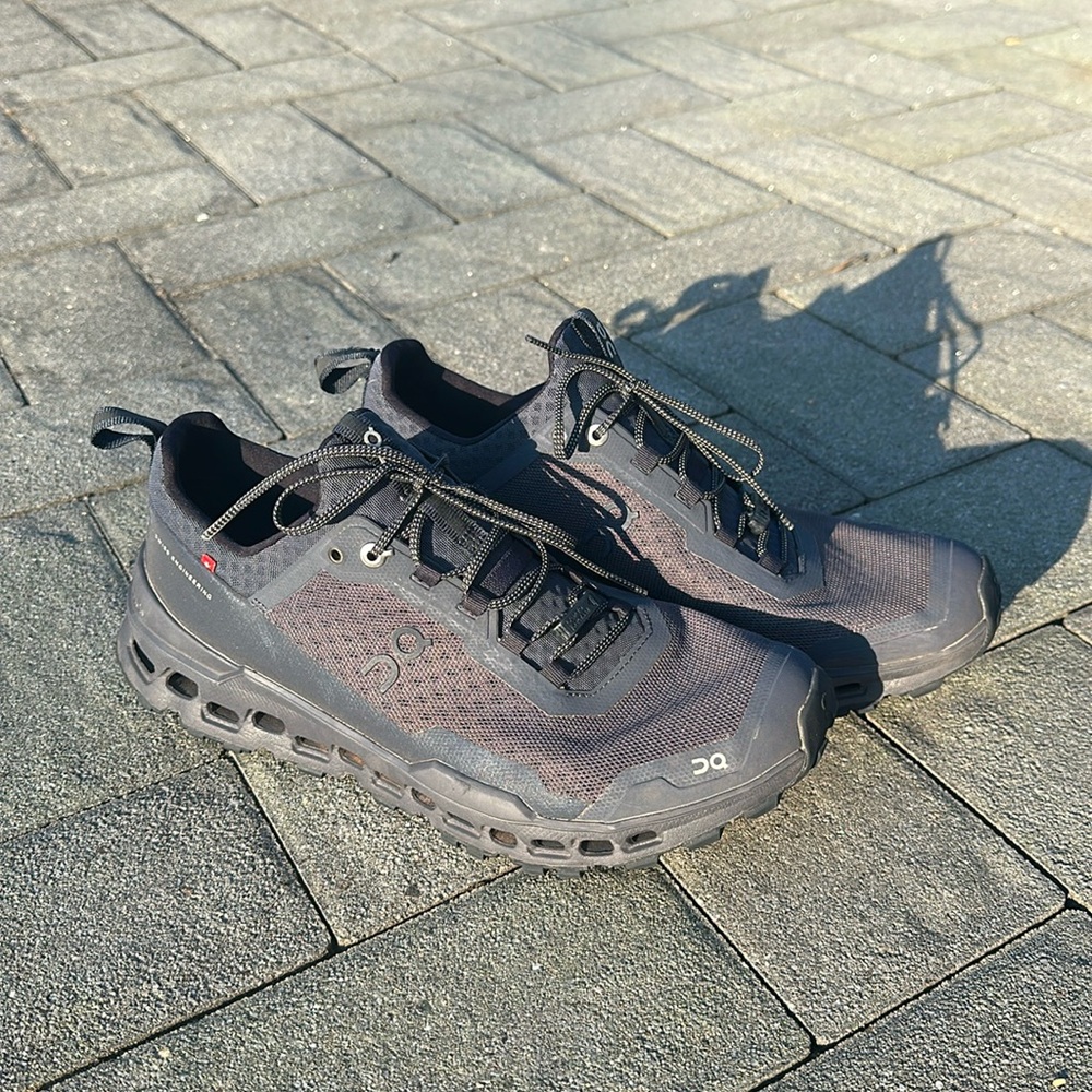 Oncloud trail running shoes